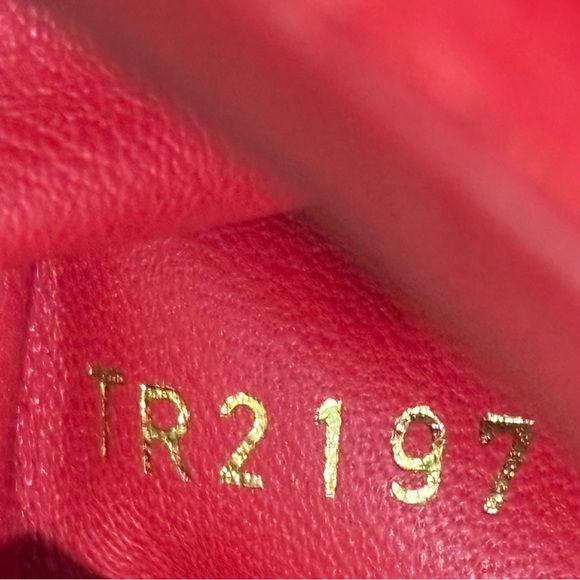 2017’ Louis Vuitton Capucines MM - Picture 15 of 16